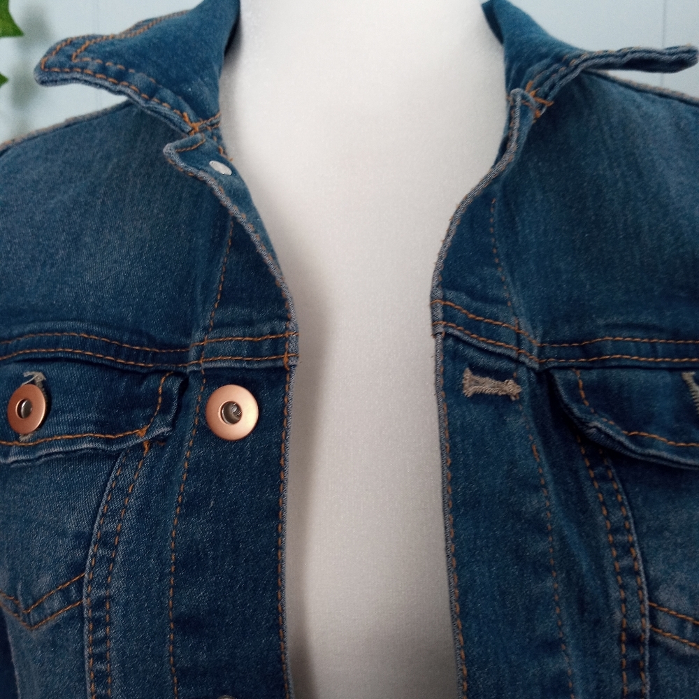 Love Tree Denim Distressed Jean Jacket Large - Picture 7 of 8